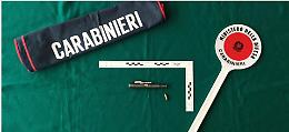 I Carabinieri scoprono una Penna-pistola in casa: nei guai una 25enne