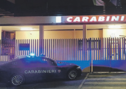 Voleva fare il pusher nel magazzino di un commerciante, 27enne in manette