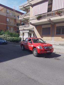 Incendio in casa in via dei Peligni: attimi di paura