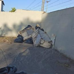 Abbandona rifiuti in via Sparanise a Formia, multa da 2.500 euro

