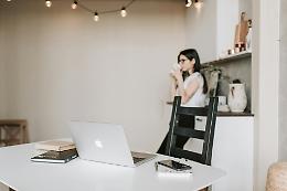 Smart working: rischi e opportunità della
delocalizzazione “post-pandemia”