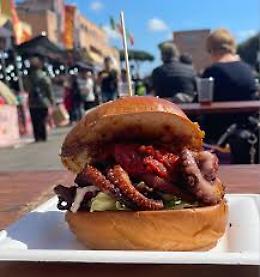 Sabaudia, la disfida dello Street Food tra Fratelli d'Italia e Forza Italia