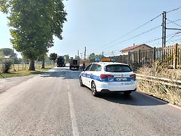 Rubano alcuni cellulari e poi scappano: rintracciati e arrestati i due ladri