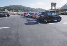 Pestato per un parcheggio, 82enne lotta tra la vita e la morte
