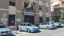 Sferra un pugno in faccia alla compagna, arrestato dalla polizia