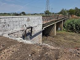 Dopo la fuga di gas nuovo incendio vicino al ponte,  visto  un piromane