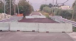 Via Isole, strada interrotta da un anno, i residenti esasperati si appellano al Comune