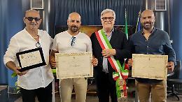 Riconoscimento del Sindaco alla famiglia Gabriele per quasi 70 anni di arte pirotecnica a Cisterna