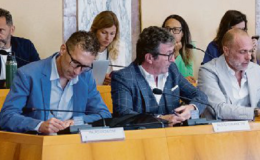 Maggioranza, pressing di FI: «Vertice sull’impianto Bess»