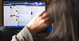 Foto rubate e post sessisti: caccia agli utenti