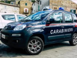 Vende online una forbice elettrica, incassa il bonifico e scompare: denunciato 22enne 