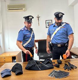 Fermati due 29enni con attrezzi da scasso: uno guidava senza patente