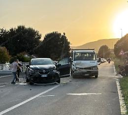 Scontro tra camion e auto, ragazza ricoverata all'ospedale Fiorini