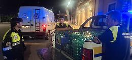 Guasto al treno notturno, la Protezione Civile porta 400 bottiglie d'acqua per i passeggeri