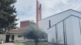 Ladri spietati: rubano il defibrillatore alla parrocchia