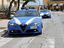 Li sorprende a rubare la microcar, adolescente colpito alla testa 