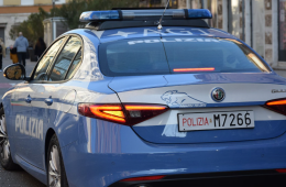 Minacciano i passanti per farsi consegnare denaro: foglio di via per due donne della Campania