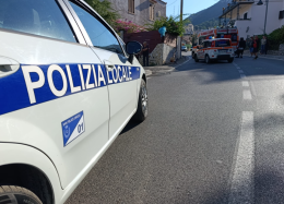 Grave incidente in via Roma: madre e figlio in codice rosso