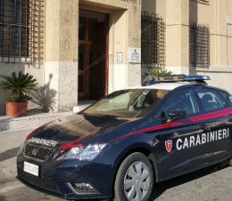 Sermoneta, ruba alcolici e aggredisce la guardia: arrestato 37enne per rapina impropria