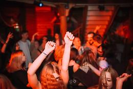  Serata danzante non autorizzata, sanzione per il Phublic