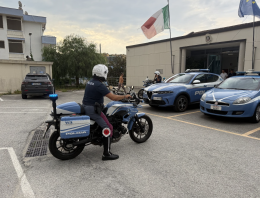 Spaccio davanti al liceo, ventenne denunciato
