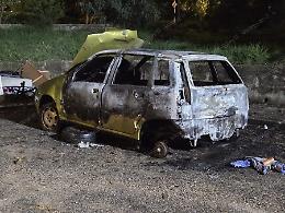 Incendio doloso in Q4, brucia un'auto abbandonata

