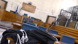 Violenza inventata per vendetta contro il patrigno