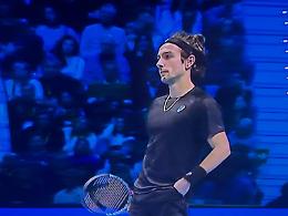 Alcaraz supera in due set Musetti e chiude da numero 1 il 2025