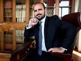 Insulti al deputato che incassò il bonus
