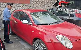 Ruba una Panda e poi rapina una donna dell'Alfa Mito