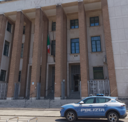 Sputi e minacce alla ex: ti faccio a pezzi, a giudizio