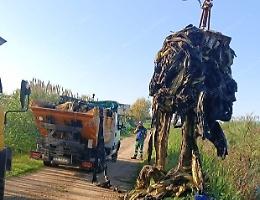Consorzio di Bonifica e Comune rimuovono i rifiuti dai canali