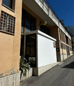 Raccolta firme per l’ufficio postale chiuso 