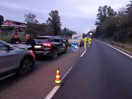 Tamponamento a catena tra tre veicoli,  disagio alla circolazione 