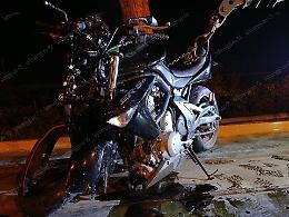 Un'auto gli taglia la strada, ventenne sbalzato dalla moto
