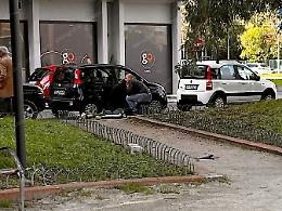 Lite in centro finisce a coltellate, la Polizia Locale ferma l'aggressore