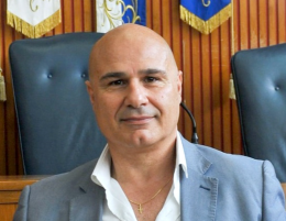 Terracina, De Gregorio si dimette dopo la sospensione: surroga in Consiglio comunale