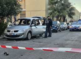 Nuovo attentato esplosivo, bomba carta devasta un&rsquo;auto al Nicolosi