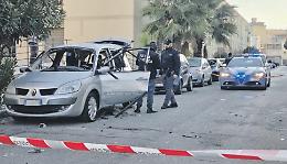 Bomba nell'auto, primi interrogatori in cerca di un movente