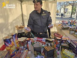 Sequestrati 2 quintali di fuochi illegali: tra questi la &ldquo;bomba De Bruyne&rdquo; e la &ldquo;Galleria degli Uffizi&rdquo;