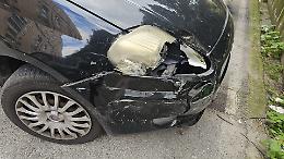 Provoca l'incidente, raccoglie i pezzi e scappa: ritrovata l'auto pirata