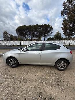 Ricettazione a quattro ruote: scatta la denuncia