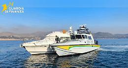 Gaeta, inseguimento in mare: la Guardia di Finanza blocca due persone