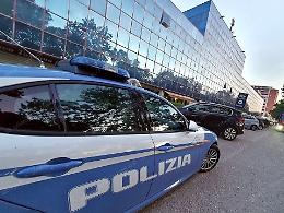 Il cliente non vuole pagare, la lite con la escort finisce a spintoni