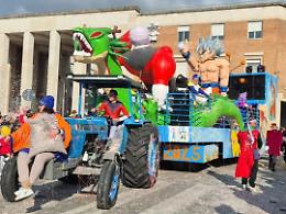 Il Carnevale Pontino 2026 accende la provincia: un viaggio di colori, musica e tradizione