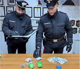 Roccasecca, 27enne arrestato per spaccio: sequestrati cocaina e contanti