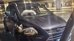 Latina, perde il controllo dell&rsquo;auto e finisce contro un palo: ferito un 85enne