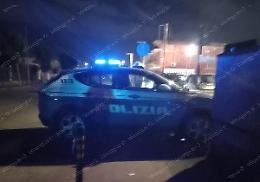 Aprilia, incendio nel piazzale dell'autonoleggio: distrutte due auto