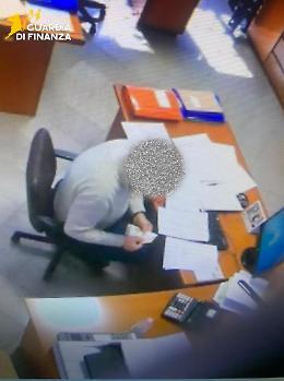 Per dieci anni sottrae soldi dalle casse del Tribunale, nei guai funzionario infedele