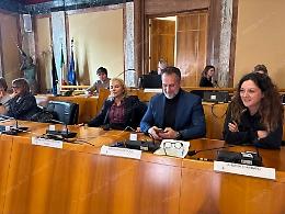 FdI replica agli azzurri: &ldquo;Nessuno indispensabile. Le polemiche si fanno altrove&rdquo;
